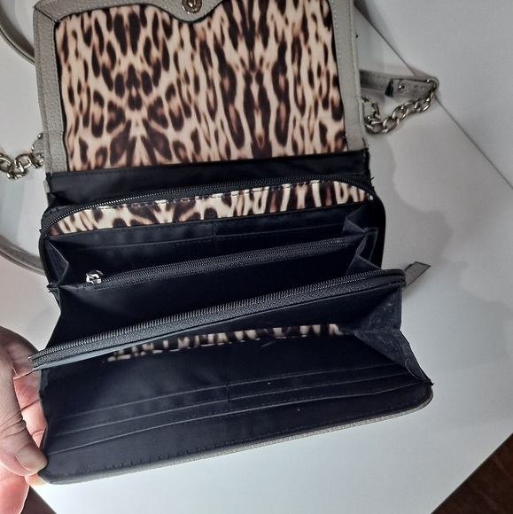 Nicole Miller soft embossed gray wallet crossbody - Picture 3 of 8